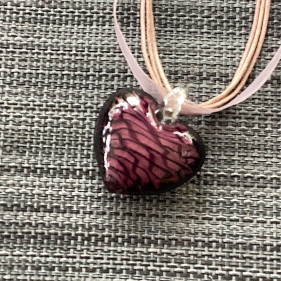 Laila Rowe sign glass heart pendant - Picture 2 of 4
